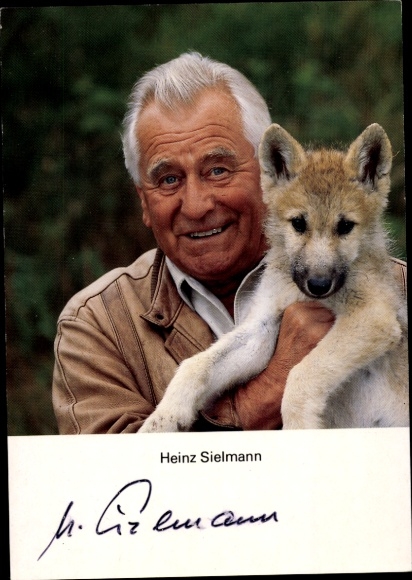 Postcard actor Heinz Sielmann, portrait with puppy, autograph