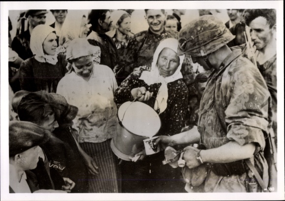 Photo Heinrich Hoffmann, Latvian population entertains German soldiers, July 1941