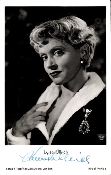 Postcard actress Luise Ullrich, portrait, jewelry, autograph, Regina Amstetten, autograph