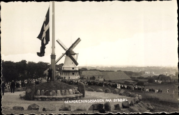 Foto Ak Dybbøl Sogn Düppel Dänemark, Genforeningsdagen, Windmühle, Denkmal