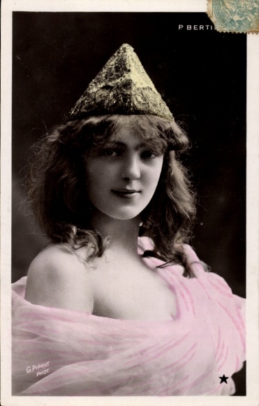 Postcard Variety Actress, portrait