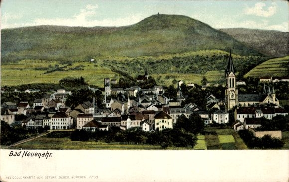 Ak Bad Neuenahr Ahrweiler Rheinland Pfalz, Stadtansicht von  Hügel im Hintergrund, Kirche, Häuser
