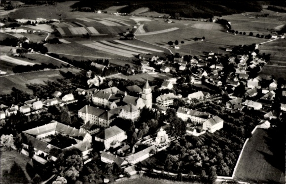 Ak Polling bij Weilheim, Opper-Beieren, luchtfoto van het Dominicaanse klooster, landelijke omgeving