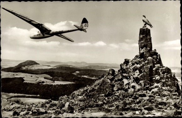 Postcard Gersfeld in the Rhön Hesse, Wasserkuppe, aviator memorial, glider pilot