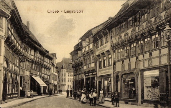 Ak Einbeck in Niedersachsen, Langebrücke, Straßenpartie, Geschäfte