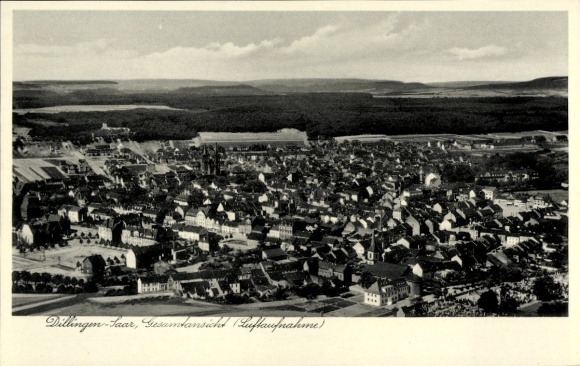 Ak Dillingen an der Donau , Luftaufnahme von  Gesamtansicht,  Stadtansicht