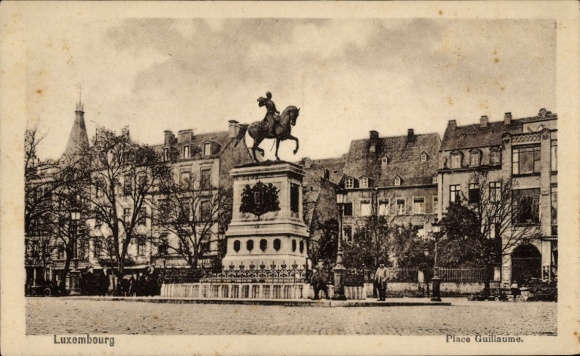 PC Luxembourg Luxembourg, Place Guillaume, monument