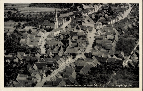 Ak Grafenhausen im Schwarzwald, Luftaufnahme von Grafenhausen, Kirche, Häuser, Straßen
