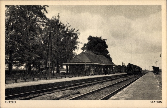 Postcard Putten Gelderland, Station