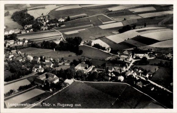 Ak Langenwetzendorf in Thüringen, Luftaufnahme von  Felder, Landschaft