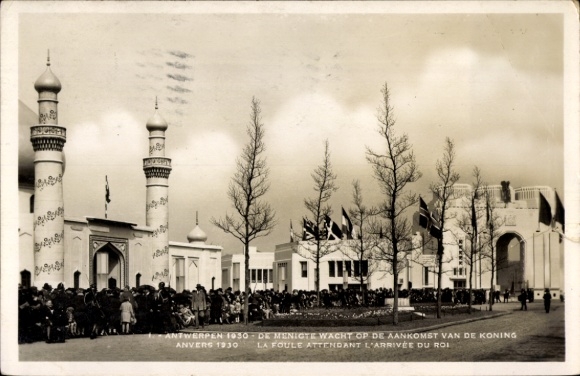 Postcard Anvers Anvers Flandre, Exposition Internationale 1930, Foule attendant l'arrivee du Roi