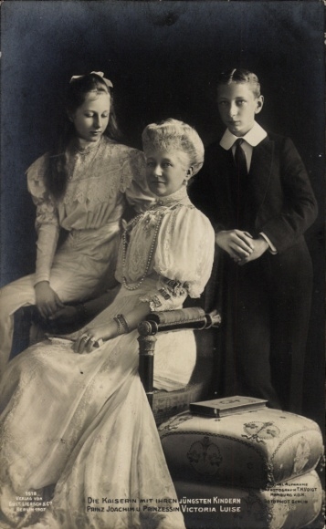 Ak Kaiserin Auguste Viktoria, Prinzessin Victoria Luise von Preußen, Prinz Joachim von Preußen