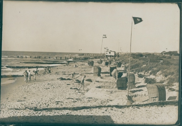 Photo Baltic resort Wustrow Fischland, beach party, beach chairs