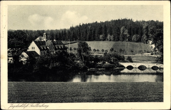 PC Grillenburg Tharandt in the Ore Mountains, view of the hunting lodge, bridge