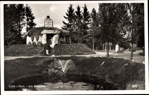 Postcard Loitz in Western Pomerania, at the memorial