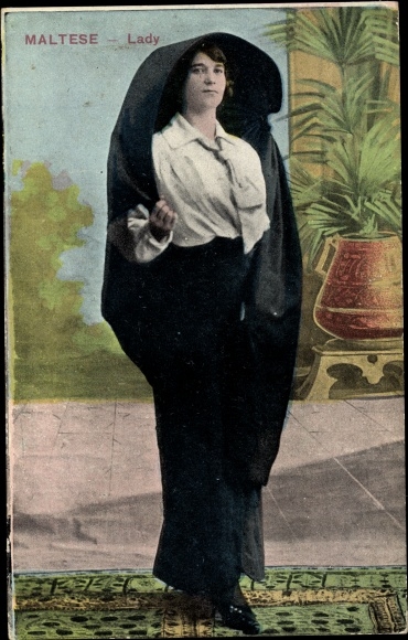 PC Malta, Maltese Lady, costume