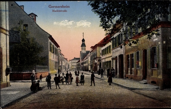 Postcard Germersheim, view of the market street with passers-by and church