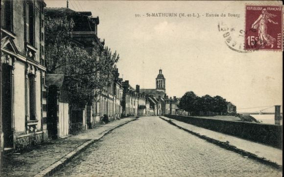 Postcard Saint Mathurin Maine et Loire, Entree du Bourg