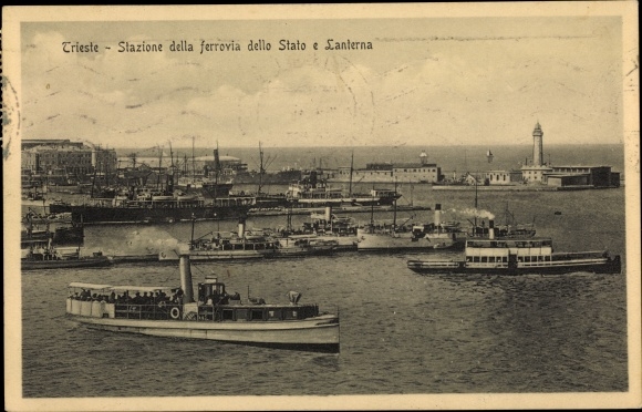 Postcard Triest Trieste Friuli Venezia Giulia, view of the town, harbour, lighthouse, steamer