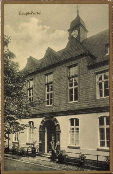 Postcard Wittlich in the Eifel, main portal, architecture, clock, windows, plants