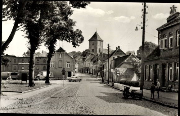 Postcard Grevesmühlen in Mecklenburg, Bahnhofstraße, Turm