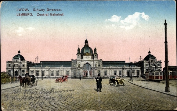 Postcard Lwów Lemberg Ukraine, central railway station, trams