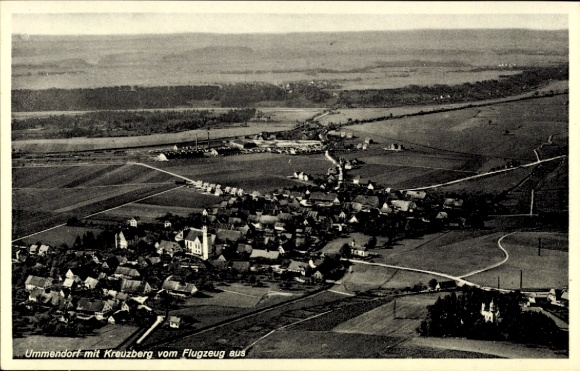 Postcard Ummendorf in Württemberg, aerial view of Kreuzberg in the background