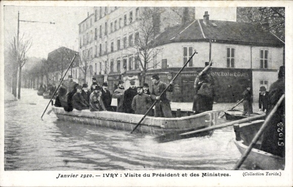 Postcard Ivry sur Seine Val de Marne, January 1910, visit of President Fallières and ministers