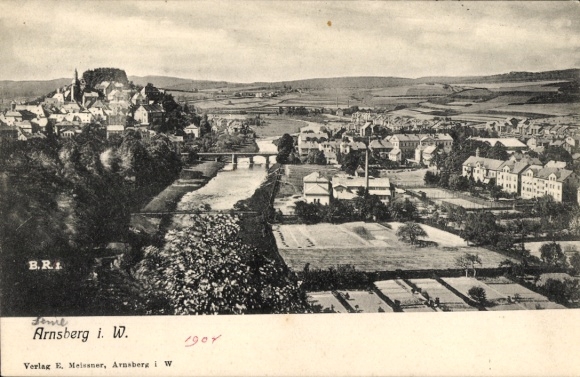 Ak Arnsberg im Sauerland Westfalen, Stadtansicht, Fluss, Bäume, Felder, Verlag E. Meissner