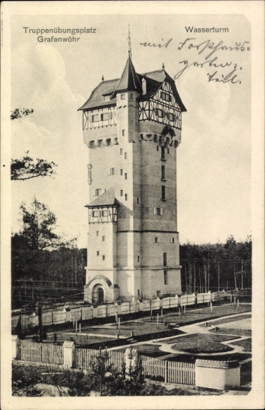 Ak Grafenwöhr in der Oberpfalz Bayern, Truppenübungsplatz, Wasserturm,  Architektur