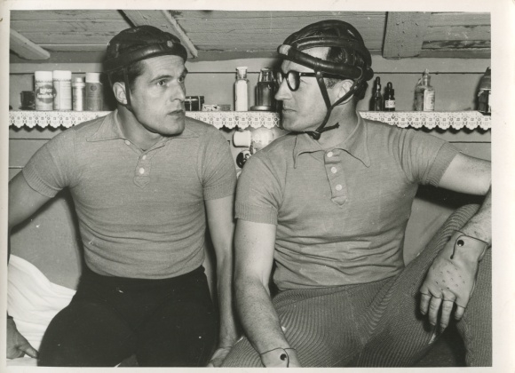 Foto Radrennfahrer Ludwig und Hans Hörmann, Portrait