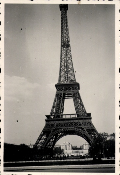 Photo Paris VII, Eiffel Tower, 1941