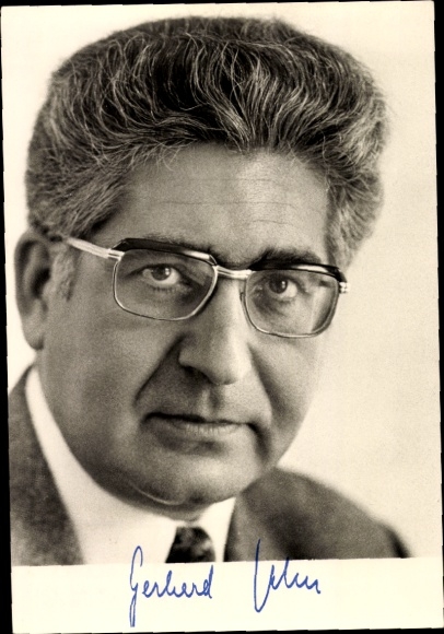 Postcard politician Gerhard Jahn, Federal Minister of Justice, portrait, autograph