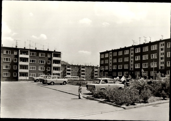 Postcard Kahla in Thuringia, new buildings, cars, Trabant, parking
