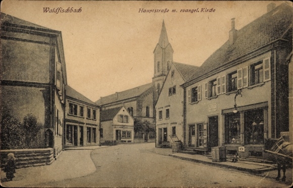 Ak Waldfischbach im Donnersbergkreis, Hauptstraße mit evangel. Kirche, Geschäfte K. Stein, G. Leiner