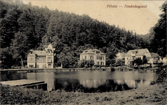 Postcard Dresden Pillnitz, Friedrichsgrund, river with riverside building, forest in the background, building on the w...
