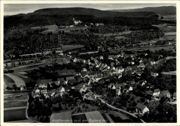 Ak Waldhausen im Strudengau Oberösterreich, Luftaufnahme von  Häuser, Landschaft, Flugzeugperspek