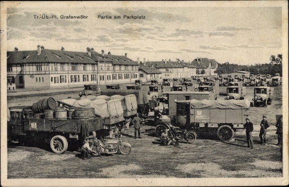 Ak Grafenwöhr in Bayern, Truppenübungsplatz, Partie am Marktplatz, LKW, Soldaten
