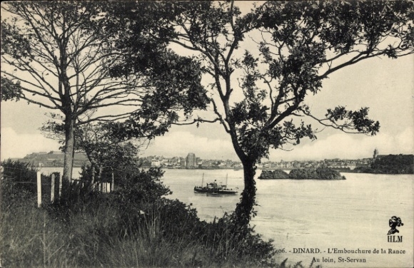 KP Dinard Ille et Vilaine, widok na Embouchure de la Rance, St-Servan, łódź w wodzie