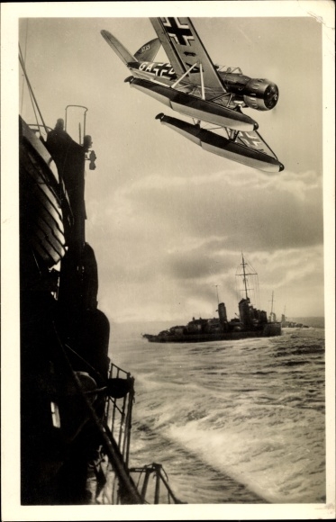 Postcard Luftwaffe, border customer Arado Ar 196, German warship, fighter plane, Kriegsmarine