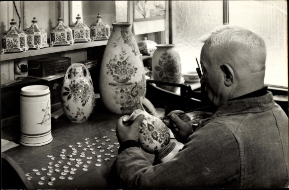 Ak Schoonhoven Südholland Niederlande, Edelambachtshuis, Handmaler holländisches Kunststeingut