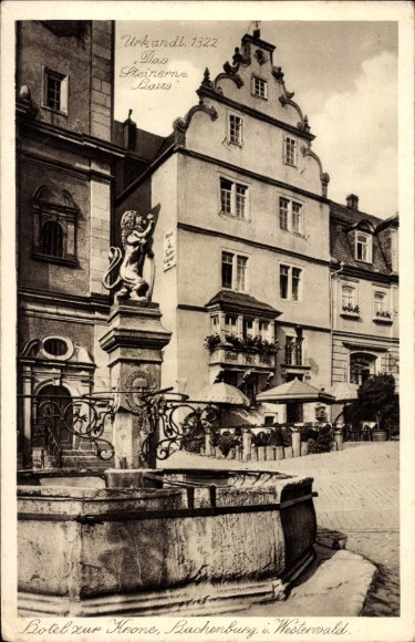 Postcard Hachenburg in the Westerwald, Hotel zur Krone, fountain