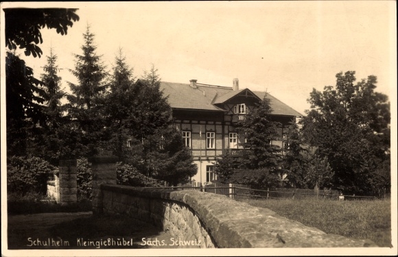 Ak Kleingiesshübel Reinhardtsdorf Schöna, zicht op het schoolhuis