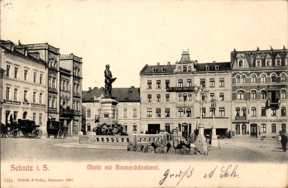 Ak Sebnitz Saksisch Zwitserland, markt met Bismarck-monument, Hotel Stadt Dresden