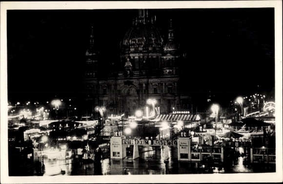 Postcard Berlin, Christmas market in front of the Berlin Cathedral