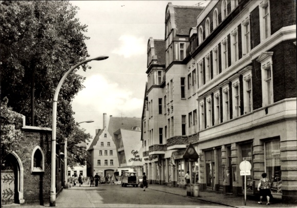 Postcard Bitterfeld in Saxony-Anhalt, city view, Walther-Rathenau-Straße, Cafe Marks, architecture