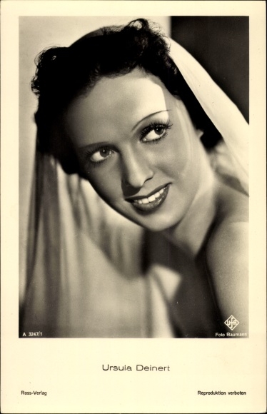 Ak Schauspielerin Ursula Deinert, Portrait, UFA Film, Ross Verlag A 3247 1
