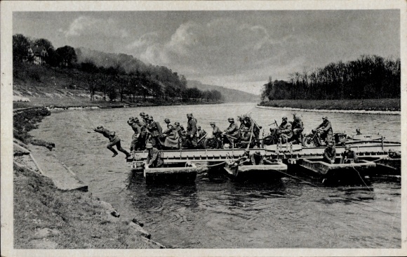 Ak Deutsche Wehrmacht, Vorausabteilung setzt über
