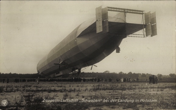 Ak Potsdam, Zeppelin, luchtschip Zwaben landt