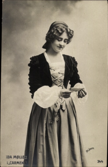 Postcard Opera singer Ida Møller, portrait in Carmen